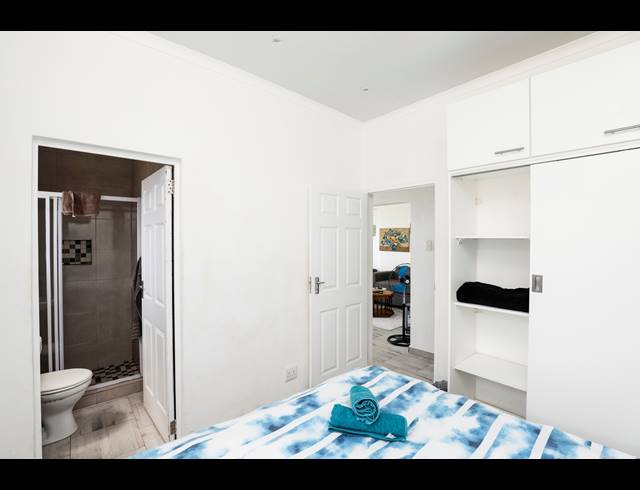 6 BEDROOM FREEHOLD FOR SALE IN BLUFF